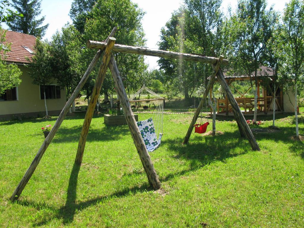 Apartments Eco Forest Resort Раковица Экстерьер фото