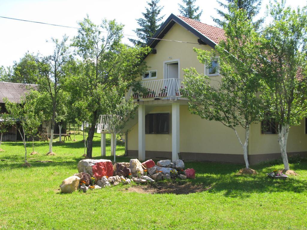 Apartments Eco Forest Resort Раковица Экстерьер фото